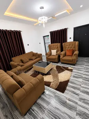 Stylish Set of Cushion