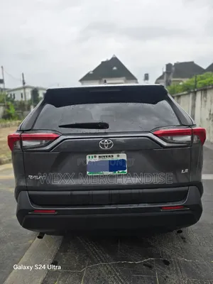 Toyota RAV4 LE 2022 Blue