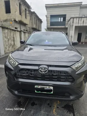 Toyota RAV4 LE 2022 Blue