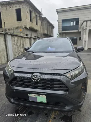 Toyota RAV4 LE 2022 Blue