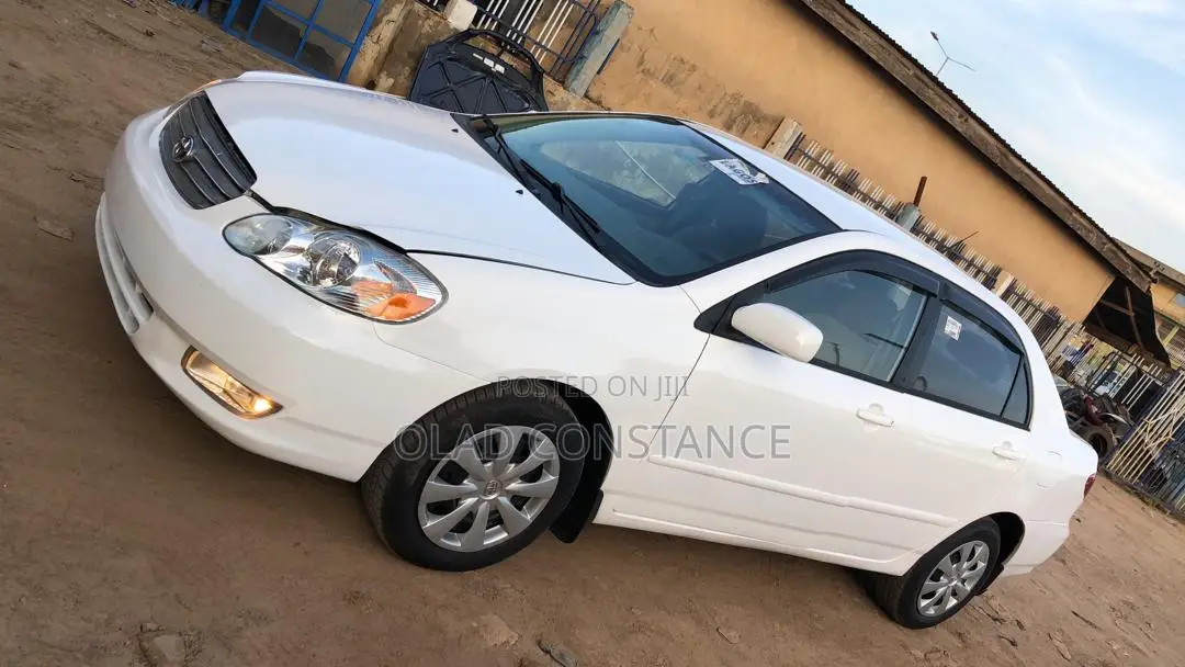 Toyota Corolla 2004 White