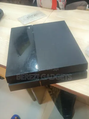 Ps4 Fat With One Pad and Game's Installed Available