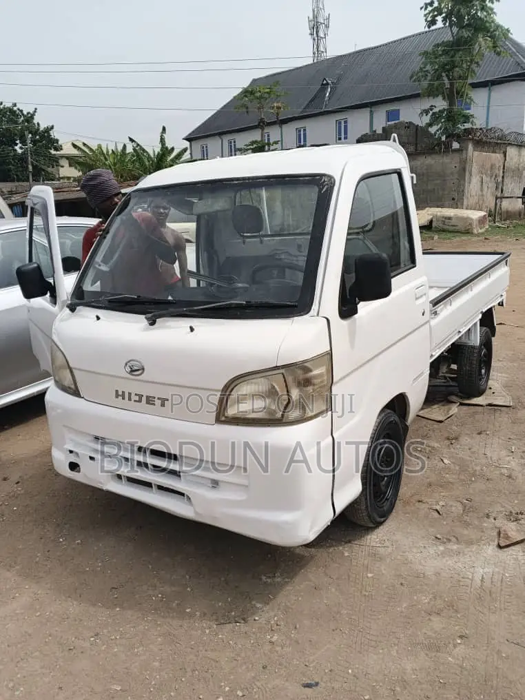 Suzuki Every 2005