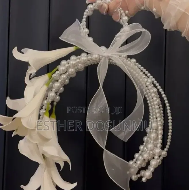 Luxury Pearl Hoop Bouquet