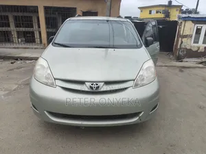 Toyota Sienna 2009 Green