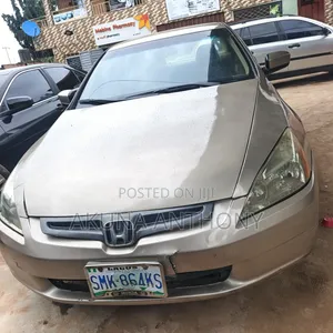 Honda Accord 2004 Gold