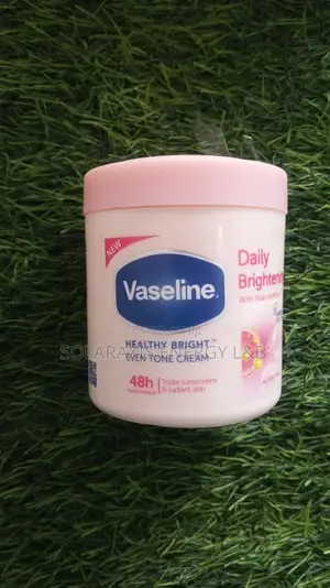 Vaseline Daily Brightening Cream