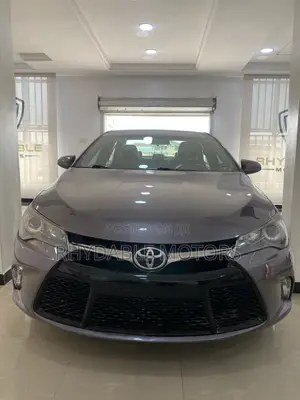 Toyota Camry SE 4dr Sedan (2.5L 4cyl 6A) 2015 Gray