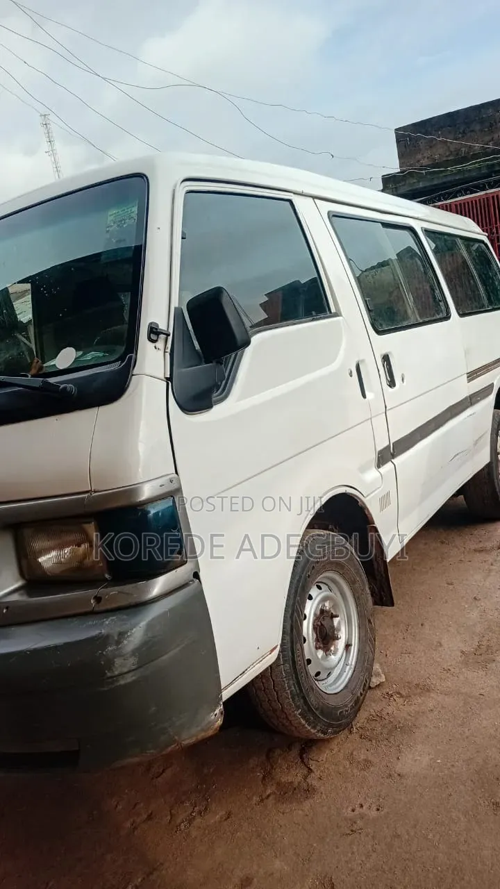 Mazda E2000 2000 White