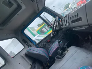 Foreign Used Mercedes-Benz Flab Bed Self Loader Truck With Hiab Crane