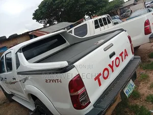 Toyota Hilux 2015 White