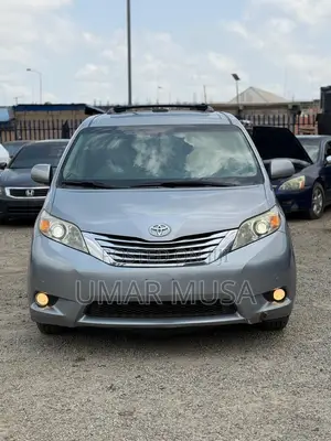 Toyota Sienna XLE 7 Passenger 2012 Silver