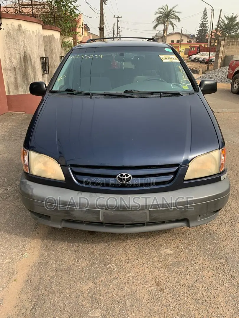 Toyota Sienna 2001 Blue