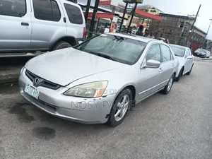 Honda Accord 2004 Silver