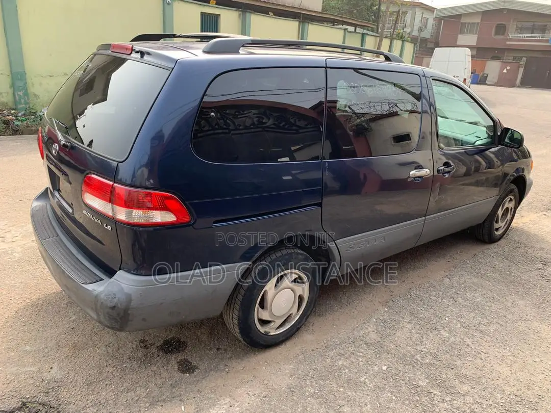 Toyota Sienna 2001 Blue