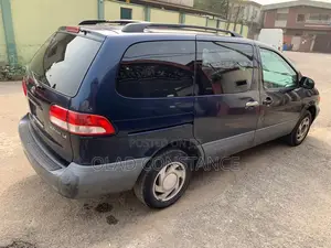 Toyota Sienna 2001 Blue