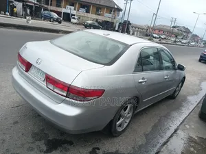 Honda Accord 2004 Silver