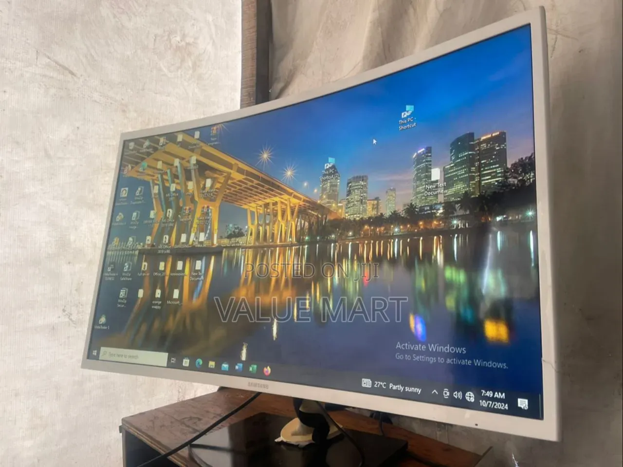 32 Inches ASUS Curved Monitr