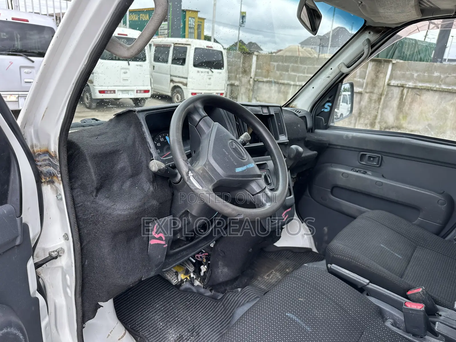 Daihatsu Hijet 2018 White