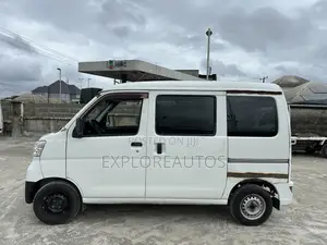 Daihatsu Hijet 2018 White