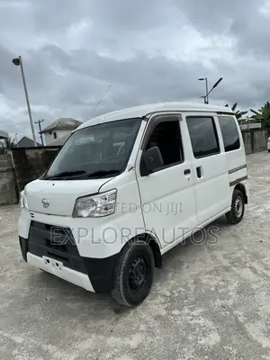Daihatsu Hijet 2018 White