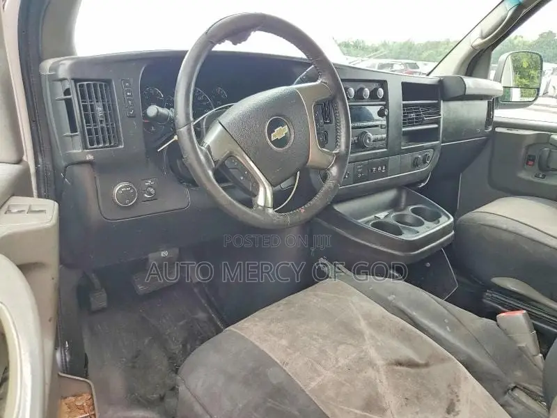 Chevrolet 3500 2014 White