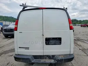 Chevrolet 3500 2014 White