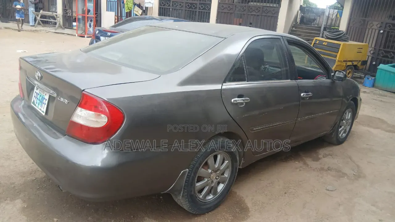 Toyota Camry 2004 Gray