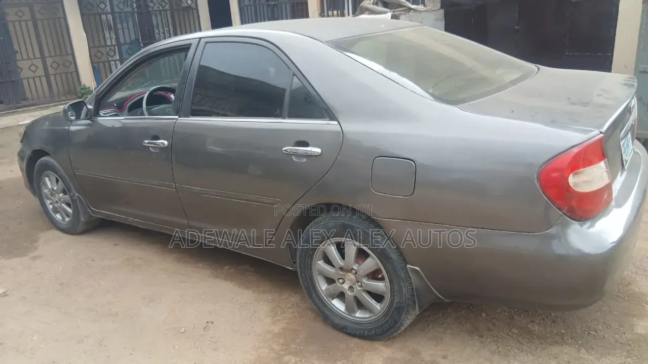 Toyota Camry 2004 Gray