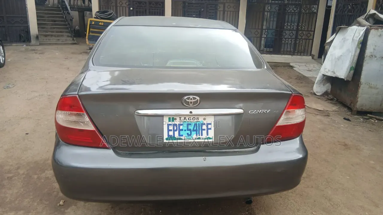 Toyota Camry 2004 Gray