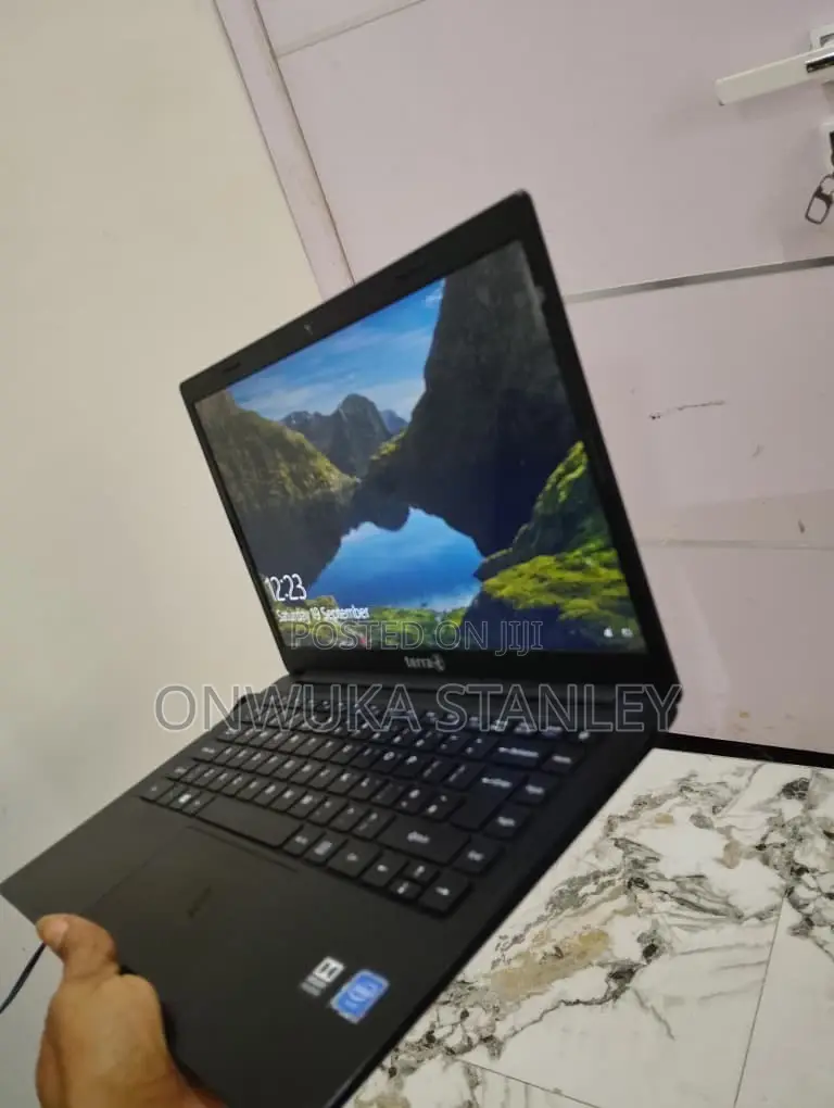 Laptop 4GB Intel Celeron SSD 60GB