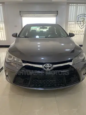 Toyota Camry SE 4dr Sedan (2.5L 4cyl 6A) 2016 Gray