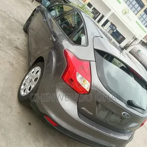 Ford Focus 2011 Gray