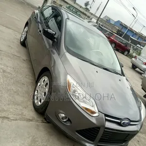 Ford Focus 2011 Gray
