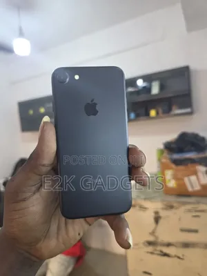 Apple iPhone 7 32 GB Black