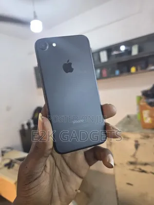 Apple iPhone 7 32 GB Black