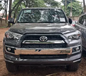 Toyota 4-Runner Limited 2WD 2011 Gray