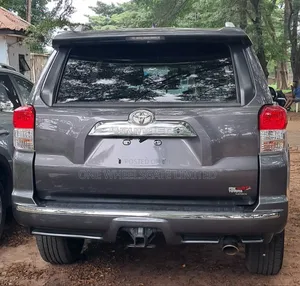 Toyota 4-Runner Limited 2WD 2011 Gray