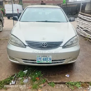 Toyota Camry 2004 Silver
