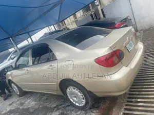 Toyota Corolla 2005 Gold