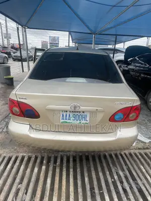 Toyota Corolla 2005 Gold