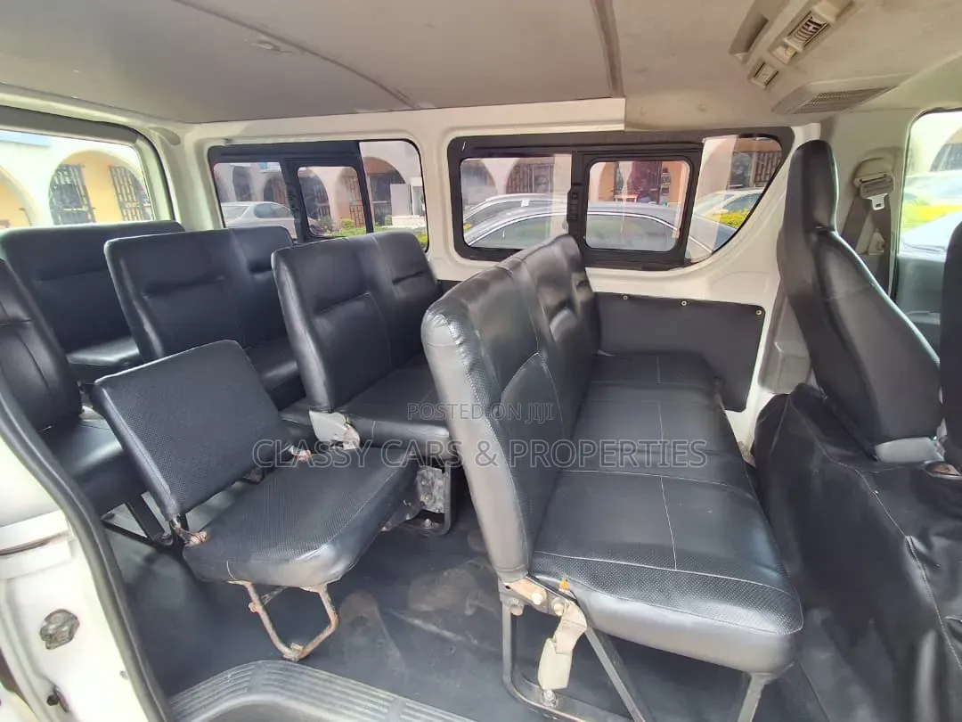 Toyota HiAce 2015 White