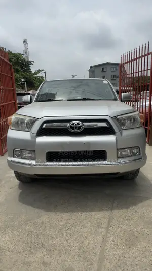Toyota 4-Runner 2011 Silver