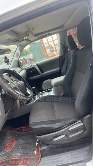 Toyota 4-Runner 2011 Silver