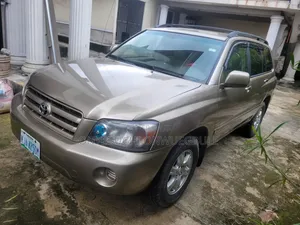 Toyota Highlander 2004 Gold