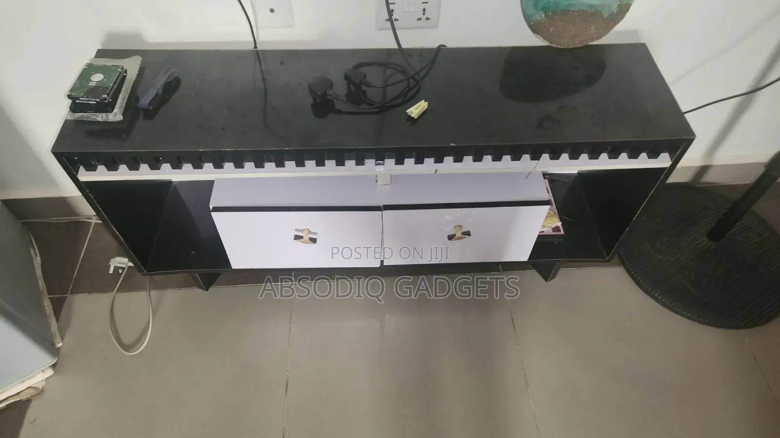 TV Stand/Mount