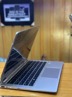 Laptop HP EliteBook 1030 8GB Intel Core i5 SSD 256GB