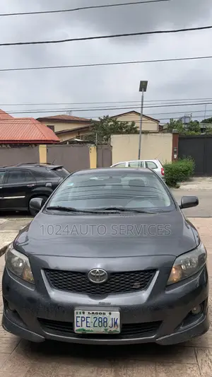 Toyota Corolla 2010 Gray