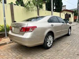 Lexus ES 350 2011 Gold
