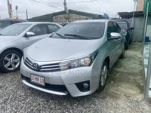 Toyota Corolla LE 4dr Sedan (1.8L 4cyl CVT) 2014 Silver